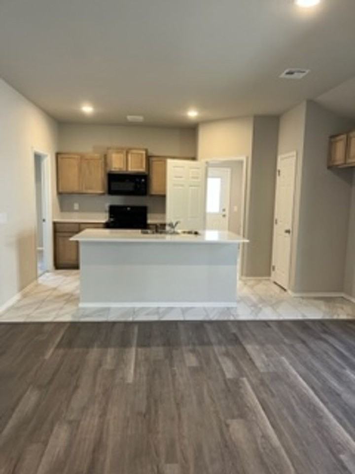 2916 Nw 195th St - Photo 3 of 12