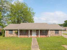 100 S Meadow Pl - Photo 1 of 1