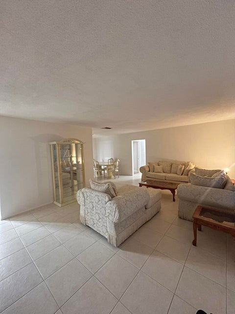 4941 Nw 55th St - Photo 5 of 8