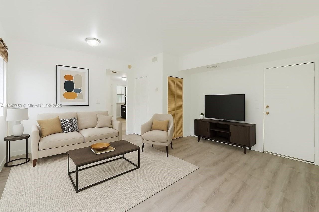 109 Nw 6th Ave #6 - Photo 2 of 22