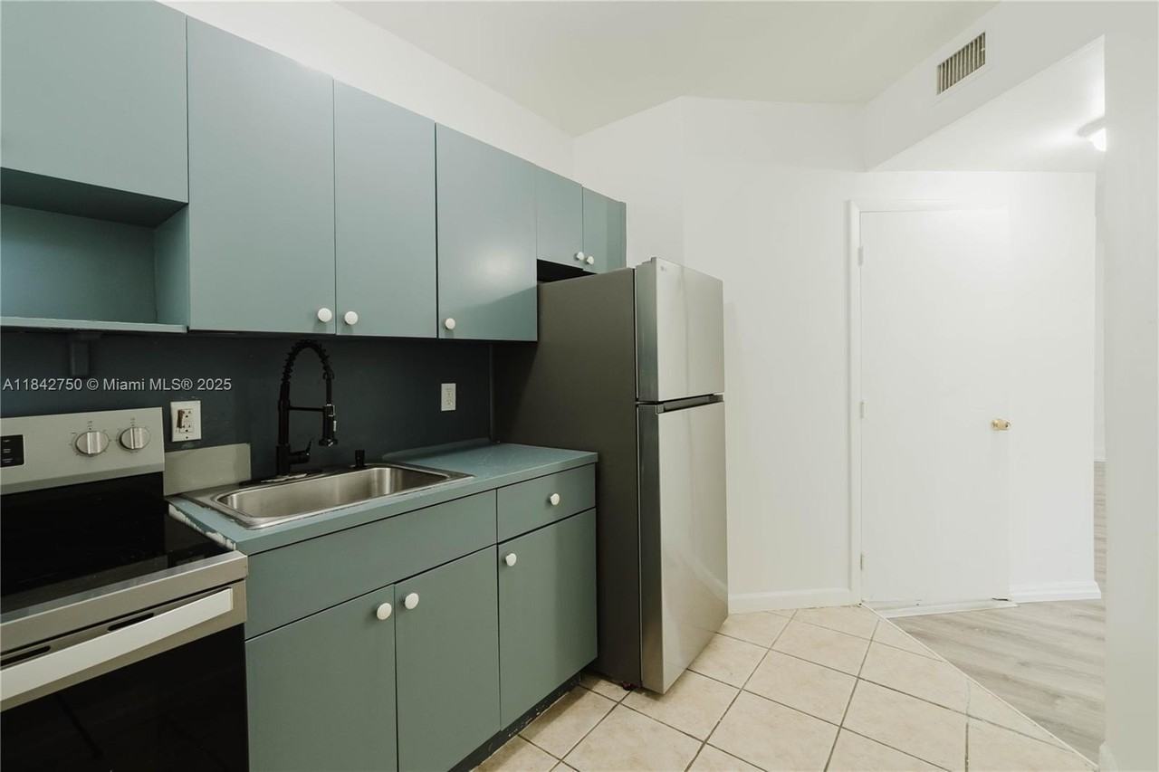 109 Nw 6th Ave #6 - Photo 4 of 22