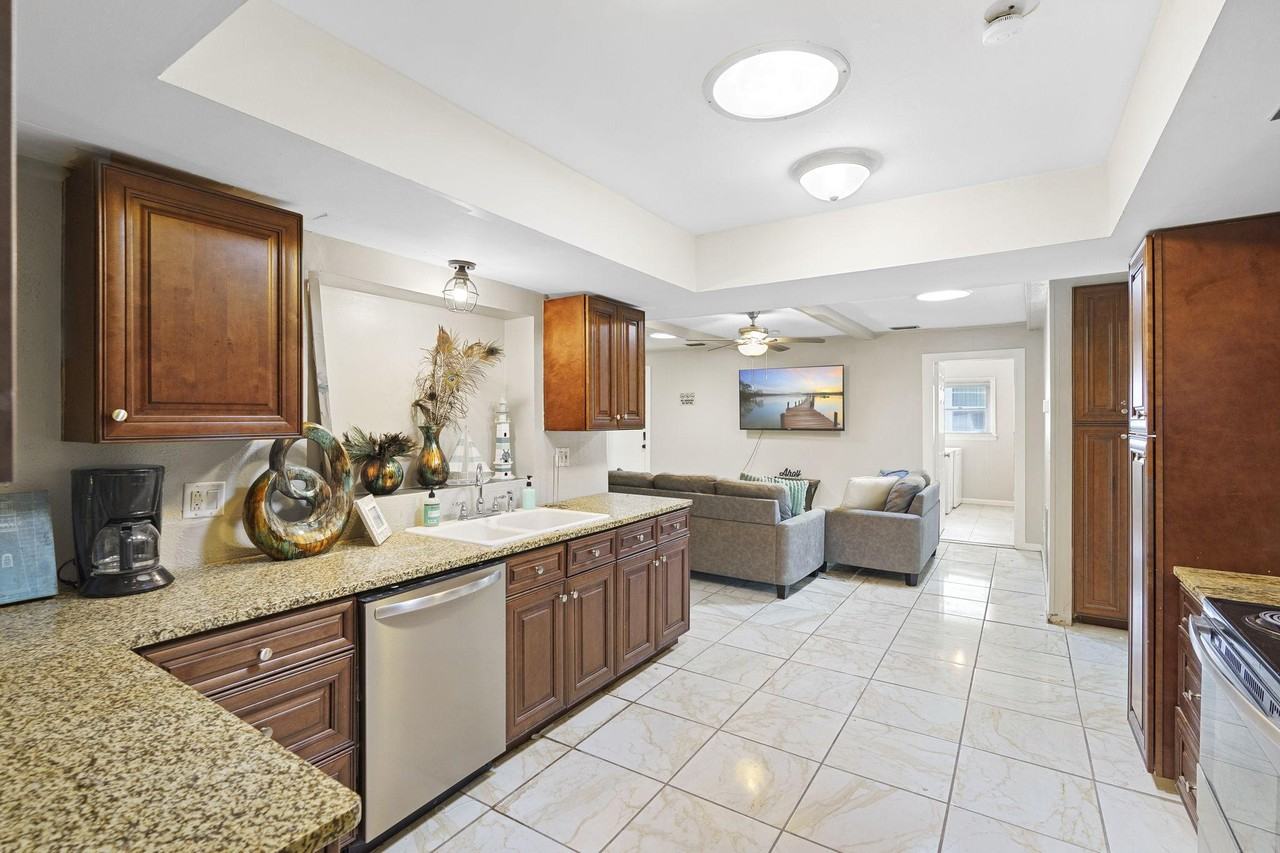 Flamingo Drive - Photo 5 of 24