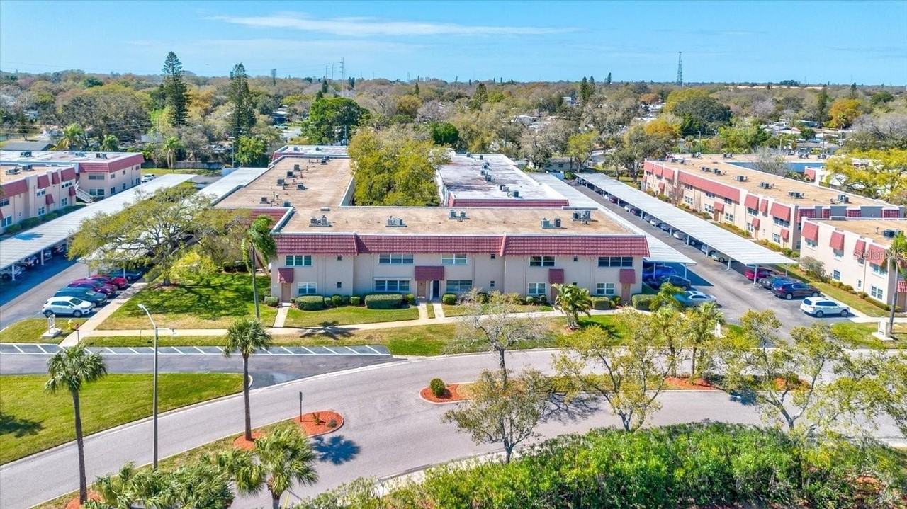 10037 62nd Ter N #23 - Photo 4 of 24