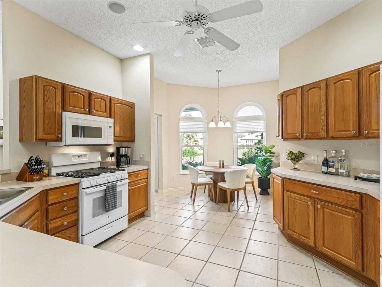 3008 Rugby Way - Photo 5 of 30