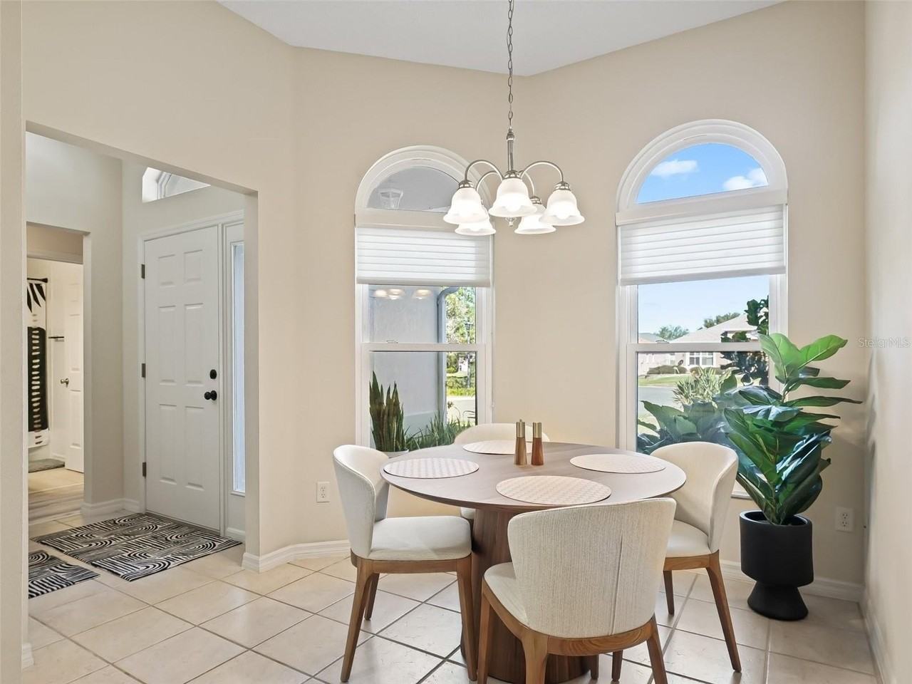 3008 Rugby Way - Photo 6 of 30