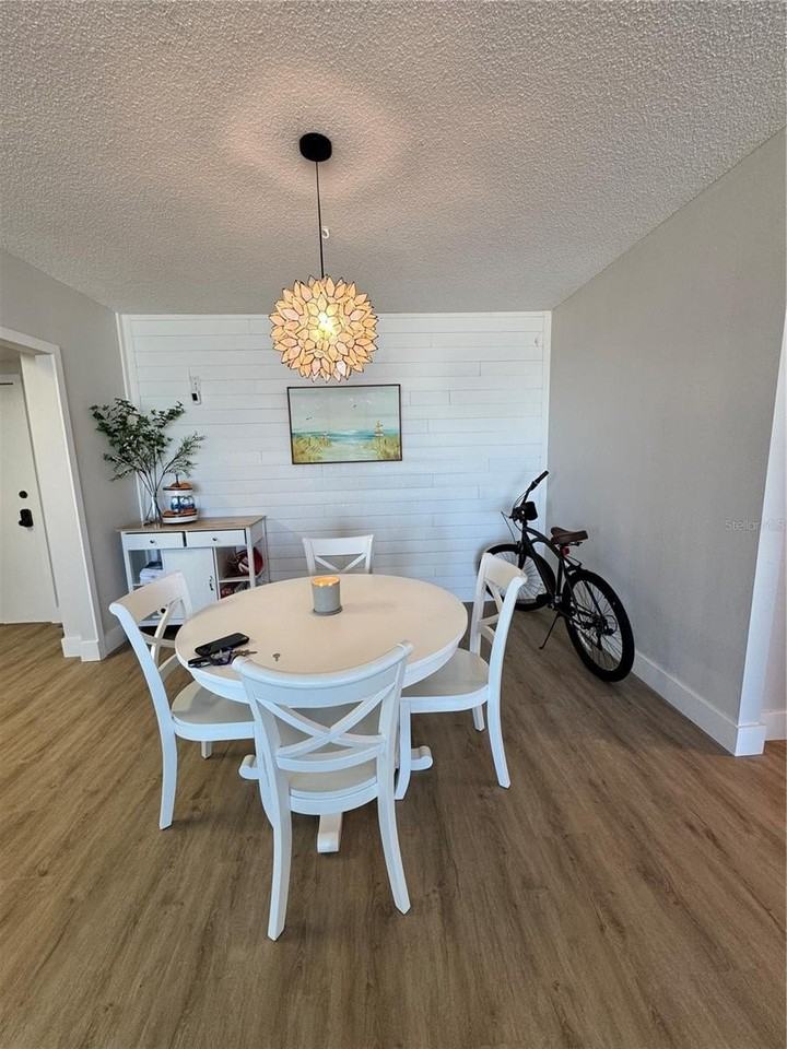 100 Pierce St #1102 - Photo 3 of 16