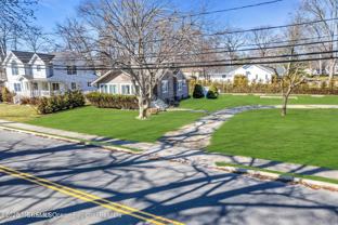 455 Roosevelt Ave - Photo 1 of 1