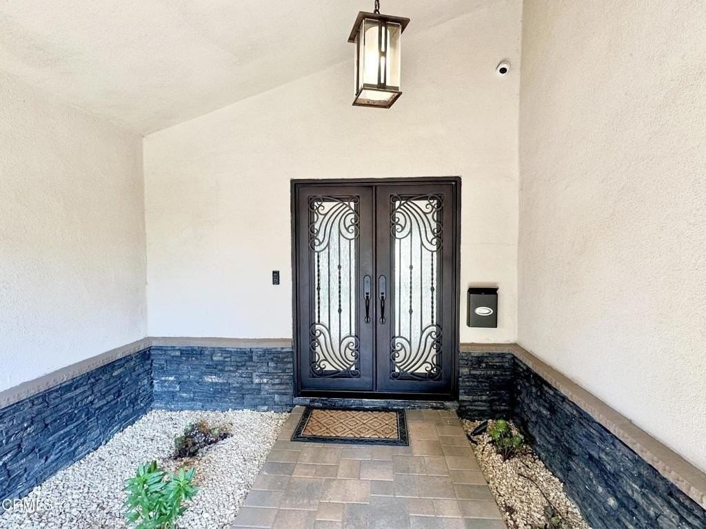 10462 Yarmouth Ave - Photo 4 of 30