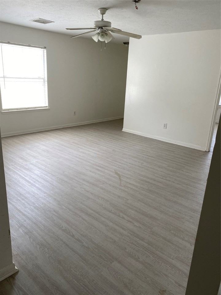 710 Hidden Rdg W - Photo 7 of 18