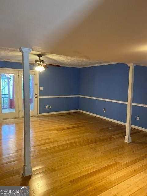 235 Williamsburg Way - Photo 3 of 17