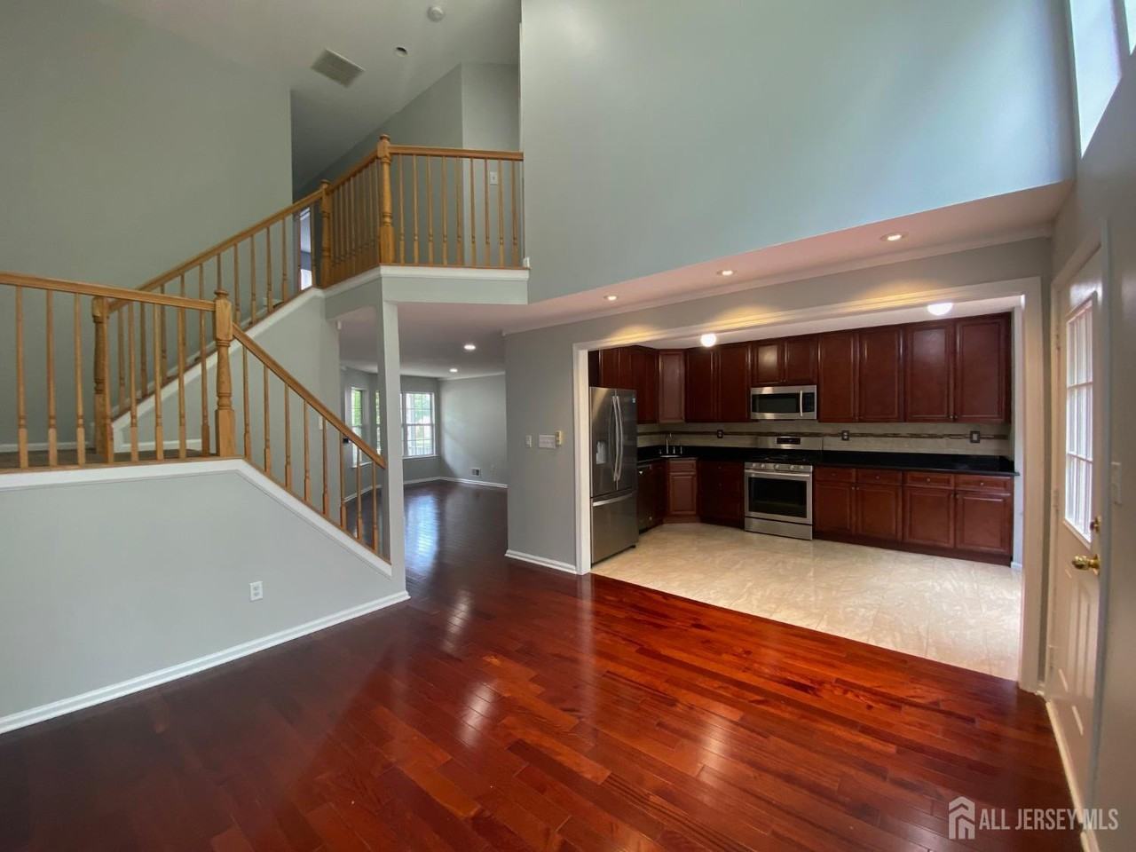 120 Briarwood Dr - Photo 5 of 25