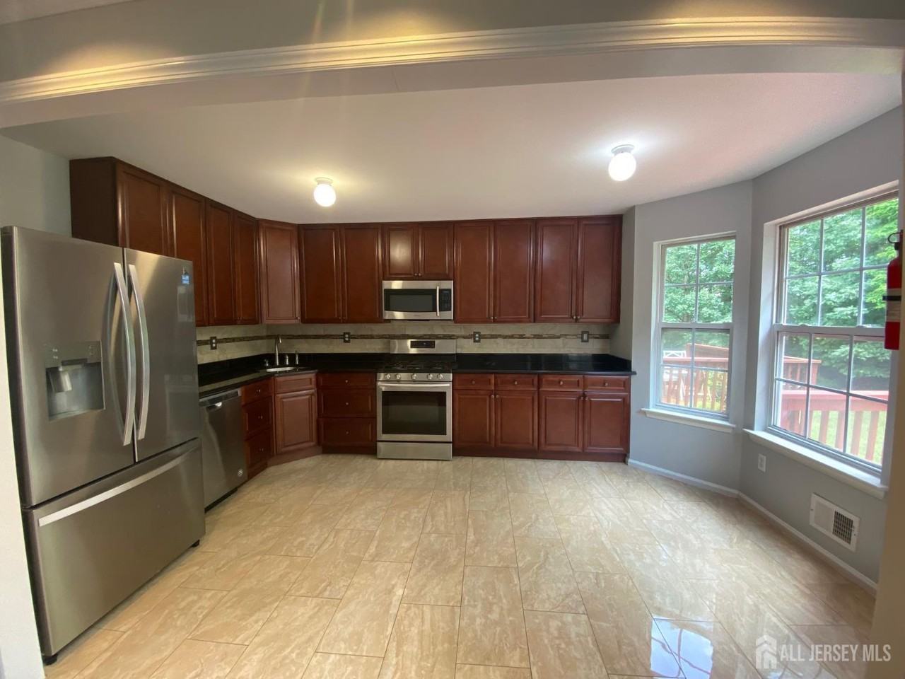 120 Briarwood Dr - Photo 6 of 25