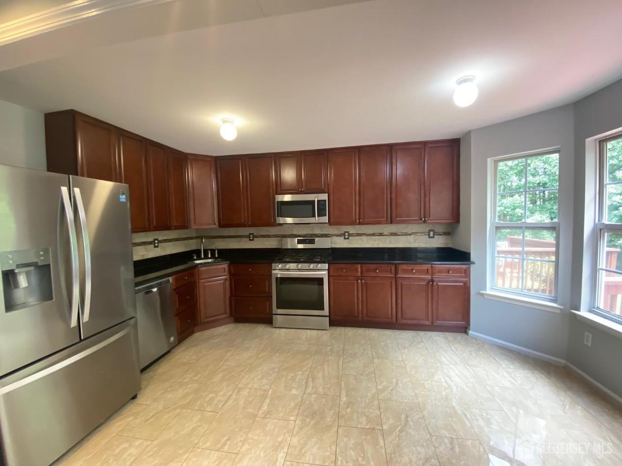 120 Briarwood Dr - Photo 7 of 25