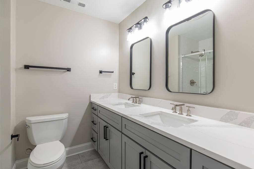 Greenwich Oaks - Photo 7 of 19