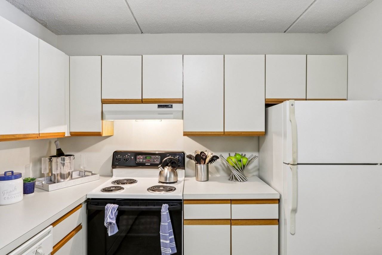 Shrewsbury Commons - Photo 5 of 34