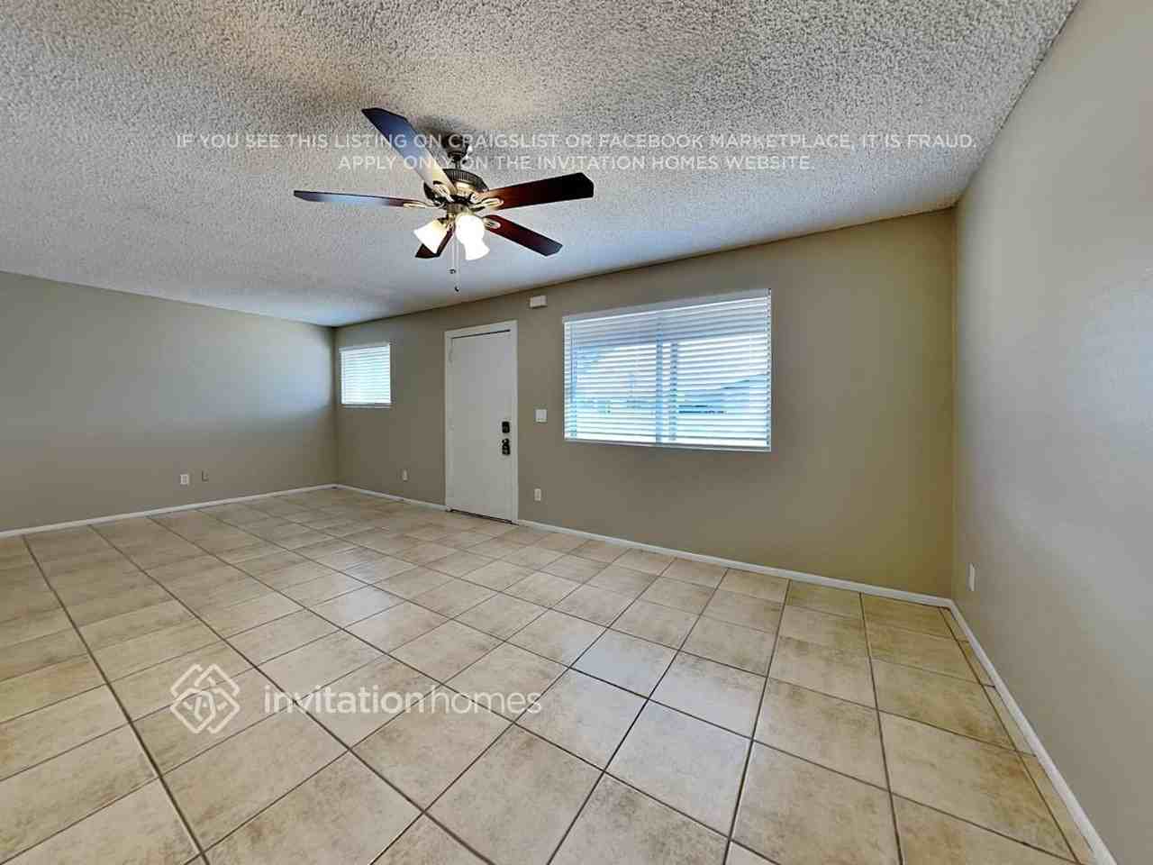 6813 W Montebello Ave - Photo 5 of 17