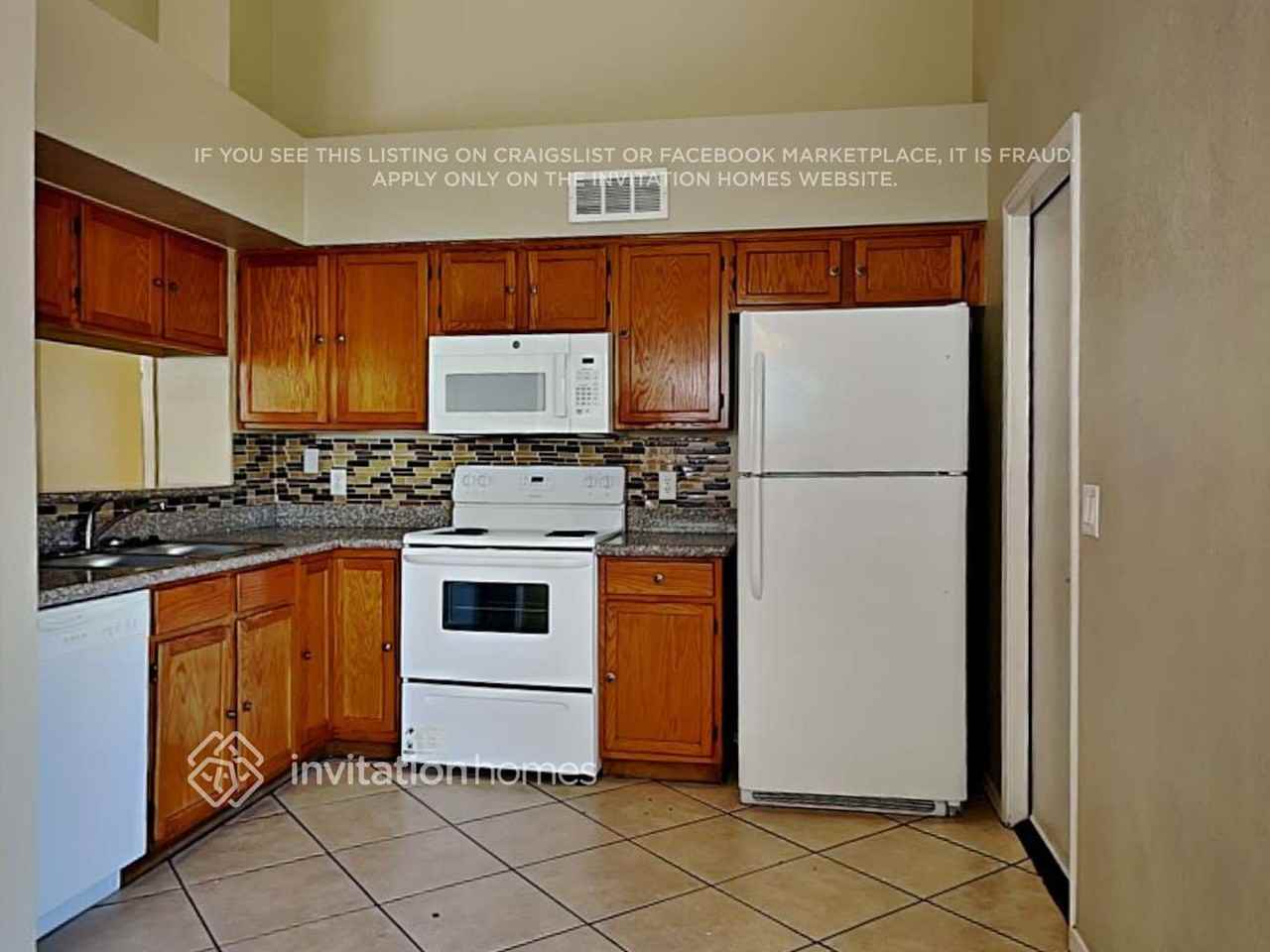 8849 W Fairmount Ave - Photo 6 of 19