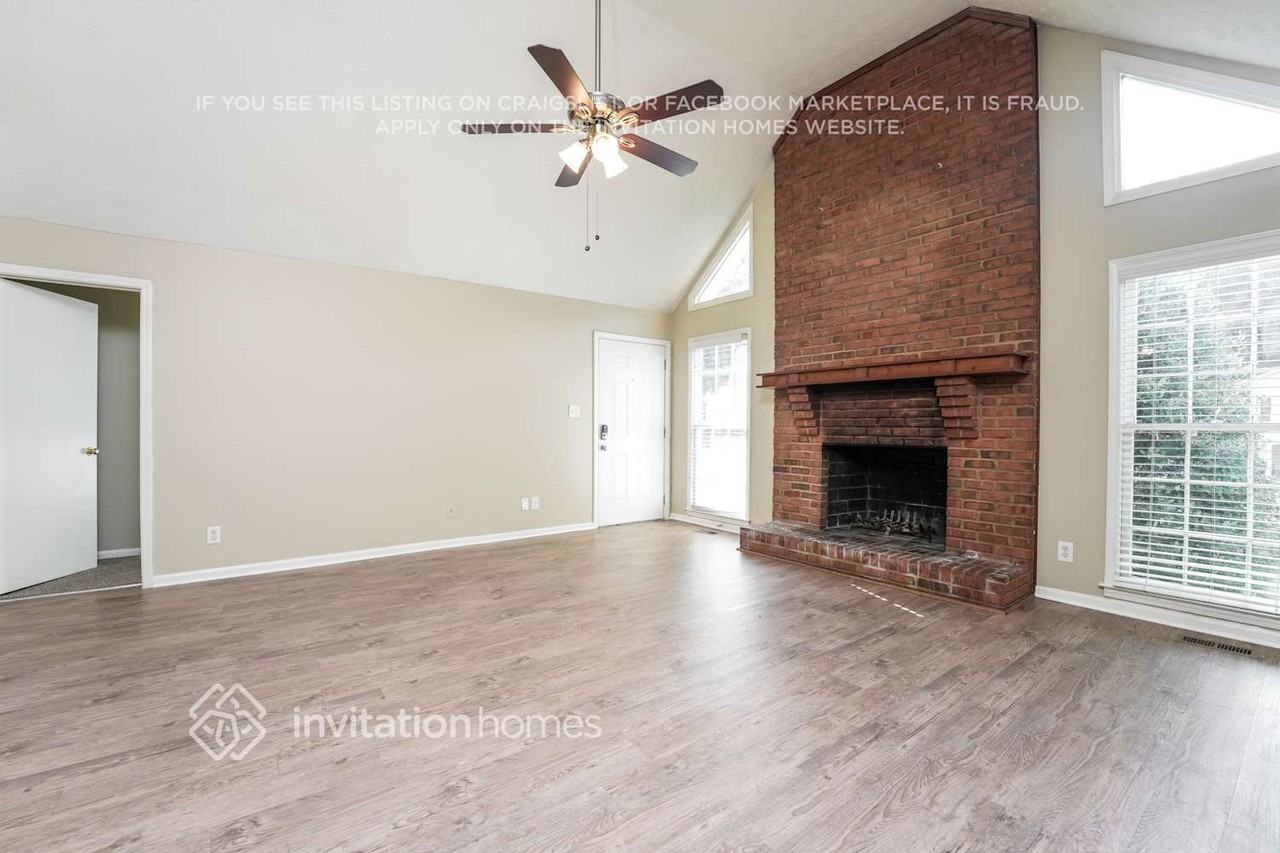 1501 Sundale Dr - Photo 4 of 17