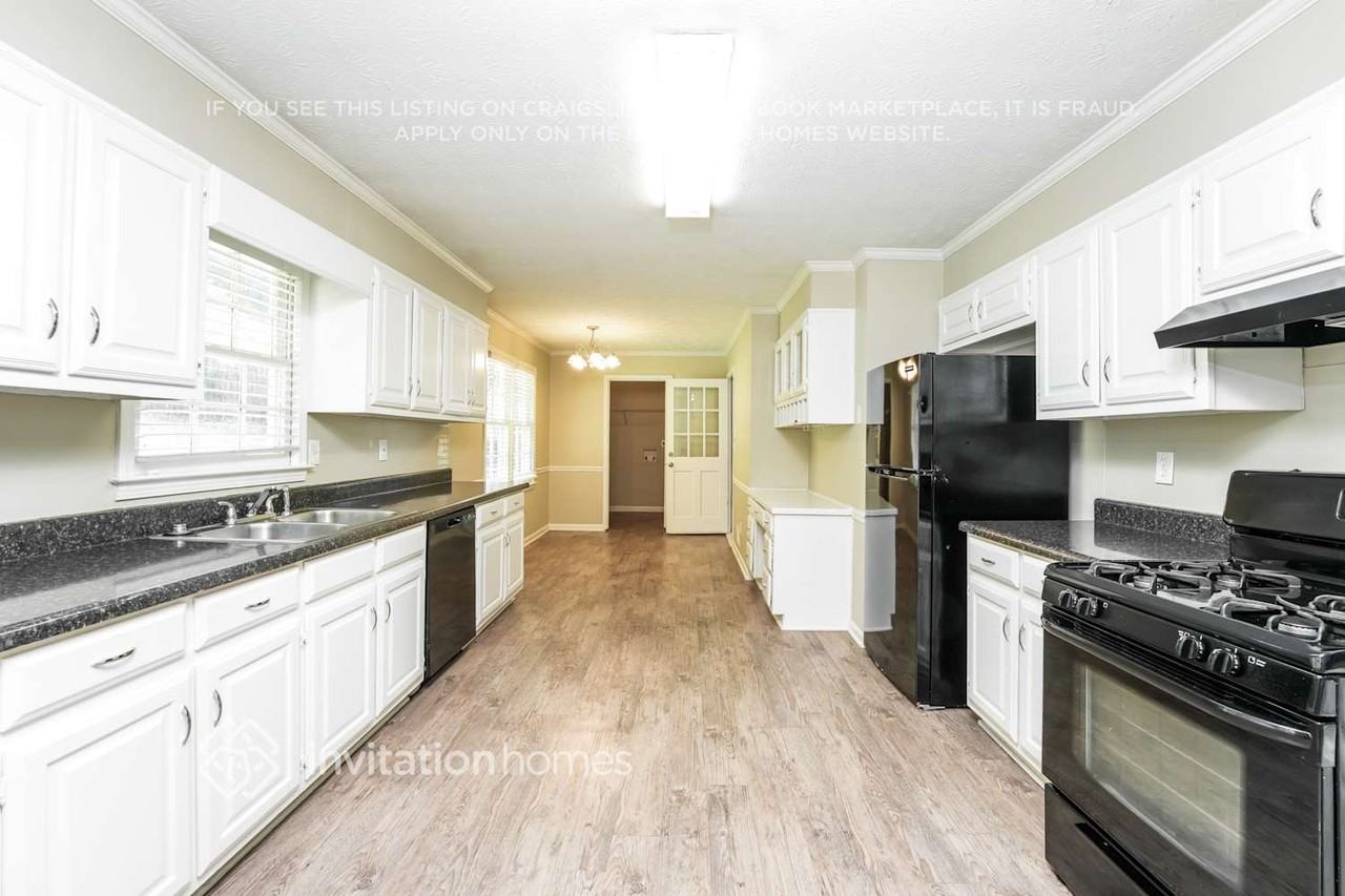 1501 Sundale Dr - Photo 7 of 17