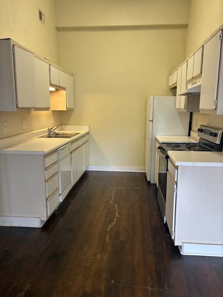 The Rose - Photo 4 of 8