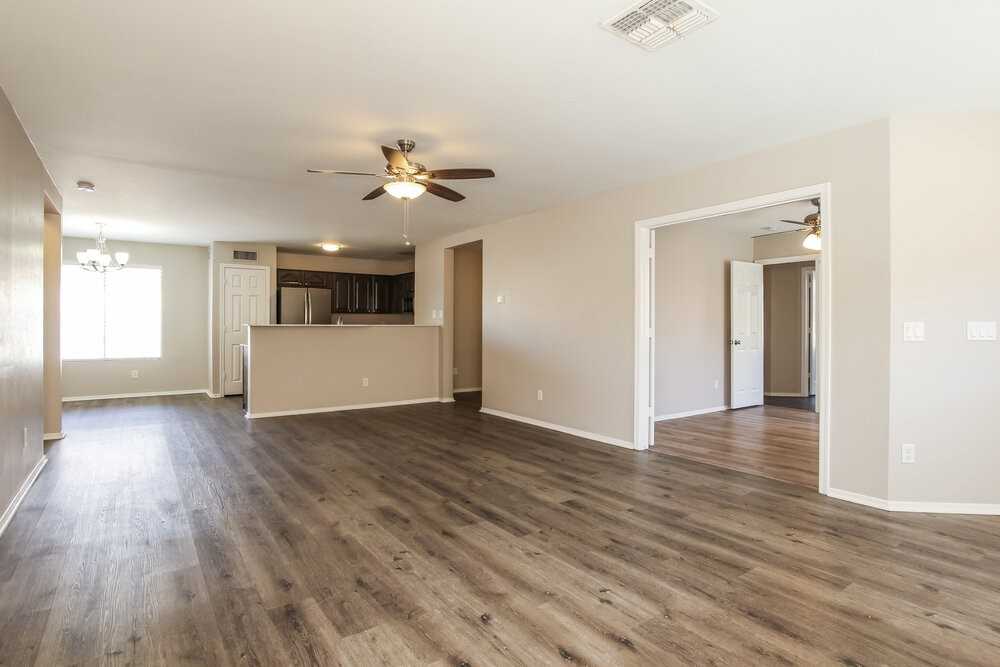 12529 W Santa Fe Ln - Photo 4 of 16