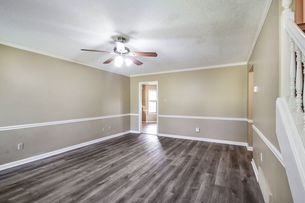 6498 Heatherwood Dr - Photo 5 of 17