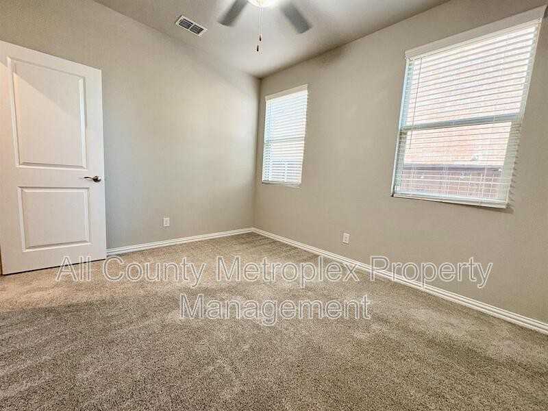 7803 Norway Mews #4RENT - Photo 4 of 15