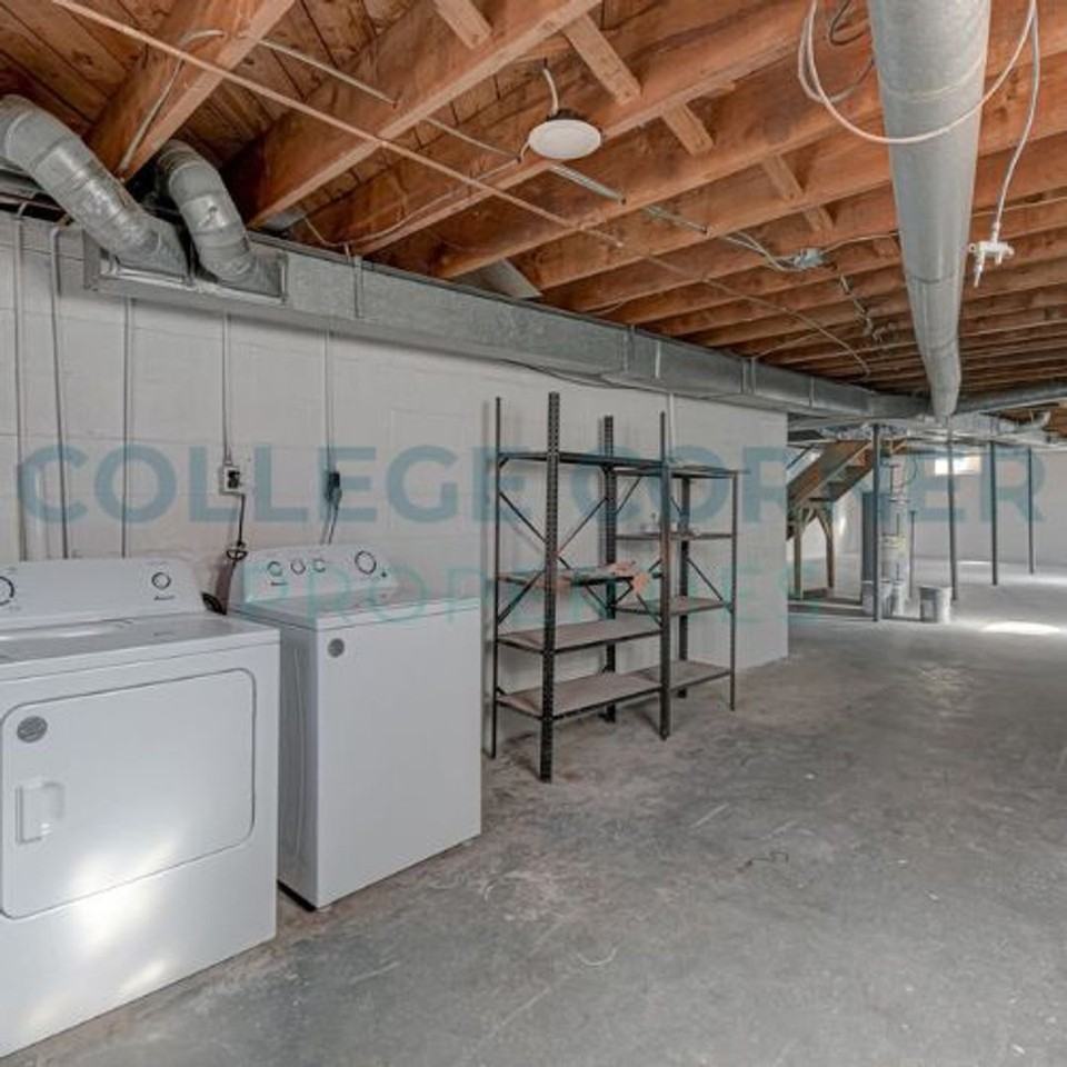 1465 Brookwood Dr - Photo 2 of 14