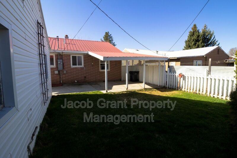 251 Garden St - Photo 3 of 14