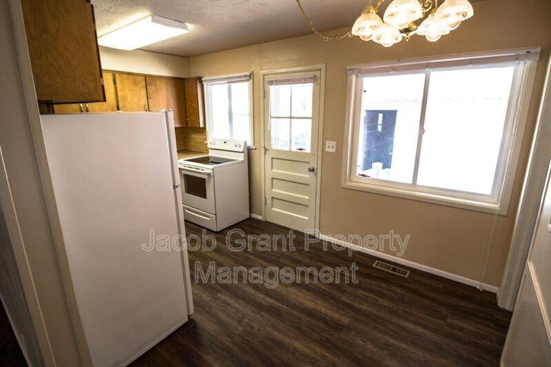 251 Garden St - Photo 7 of 14