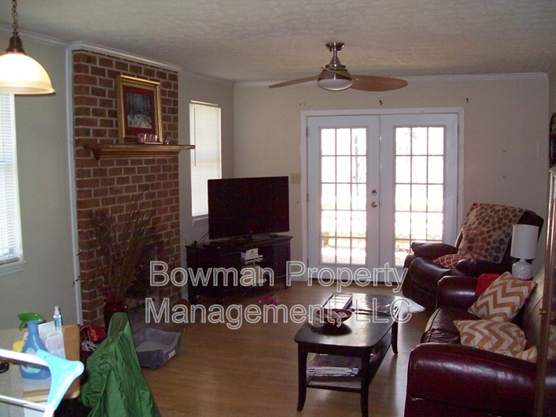132 Oxford Ct - Photo 2 of 20