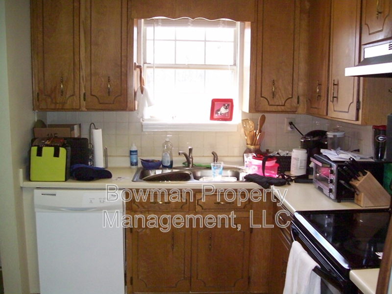 132 Oxford Ct - Photo 7 of 20
