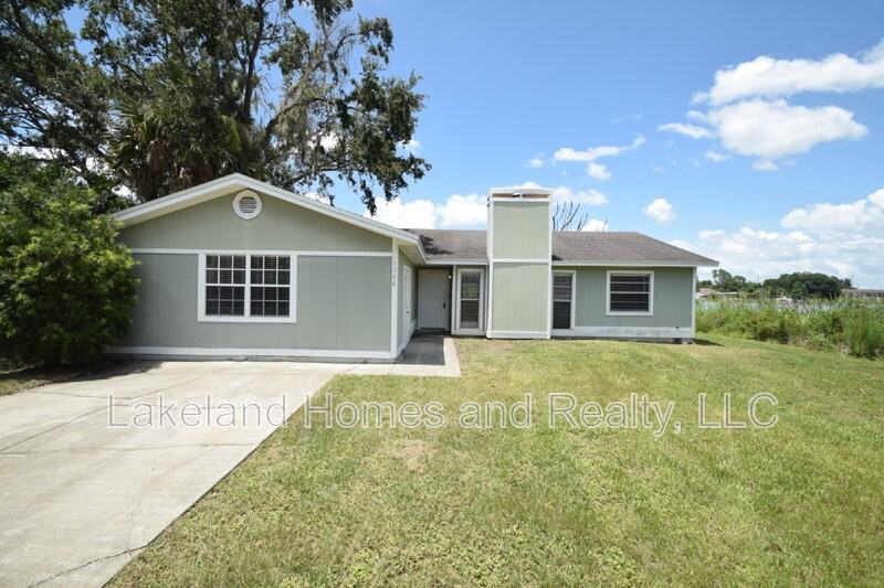 1204 Honeytree Ln W - Photo 3 of 50