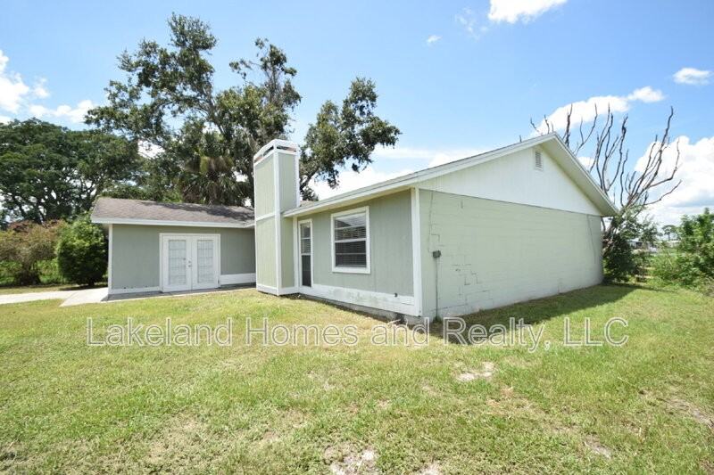 1204 Honeytree Ln W - Photo 5 of 50