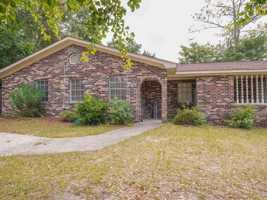 featured image of 2116 Greenoaks Rd
