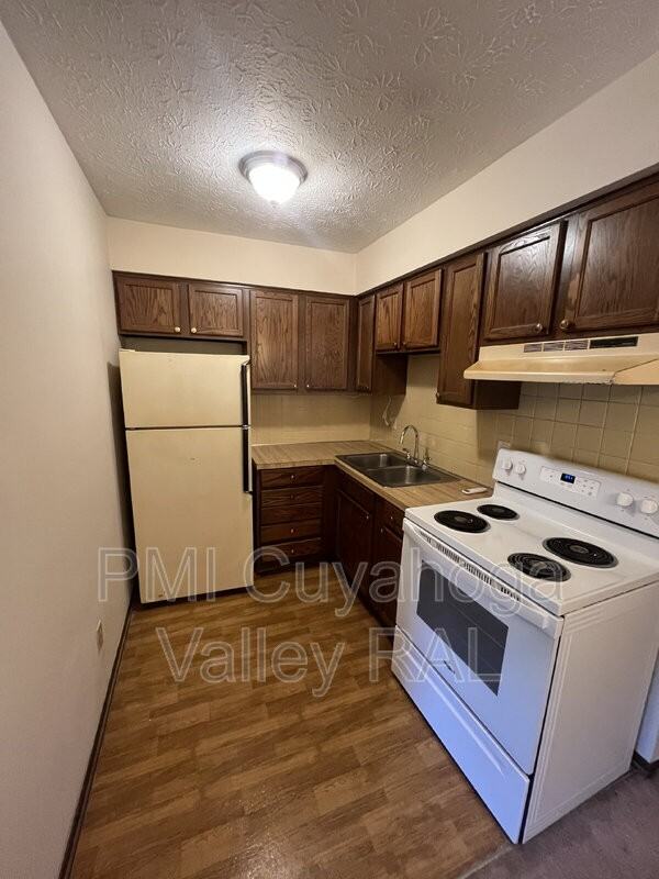 1757 S Arlington St #2 - Photo 2 of 5
