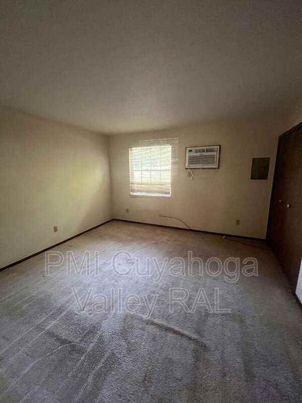1757 S Arlington St #2 - Photo 4 of 5