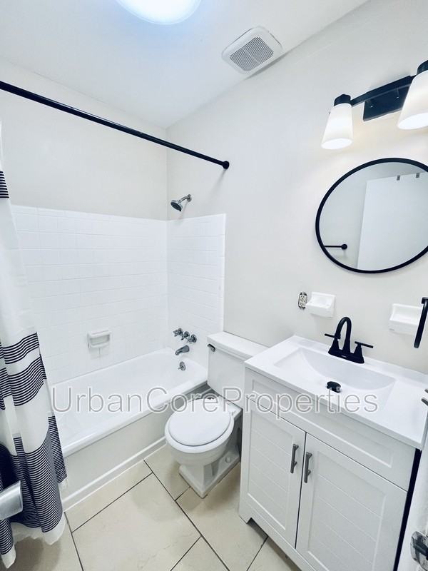 423 18th Ave N #A - Photo 5 of 9