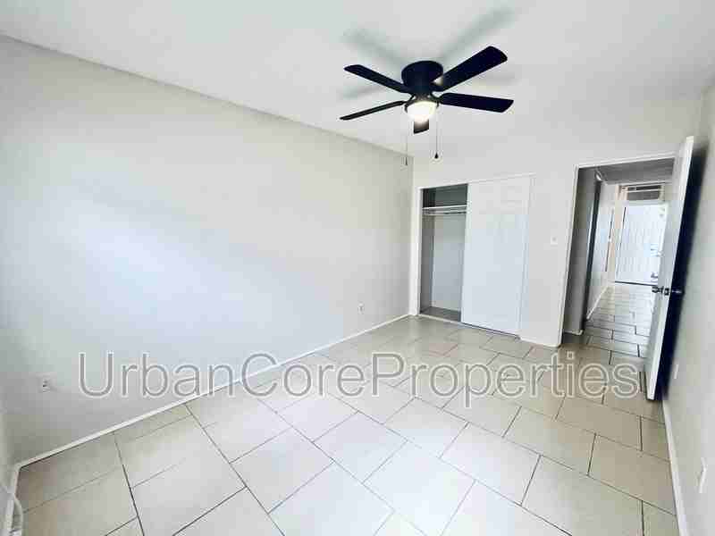 423 18th Ave N #A - Photo 7 of 9