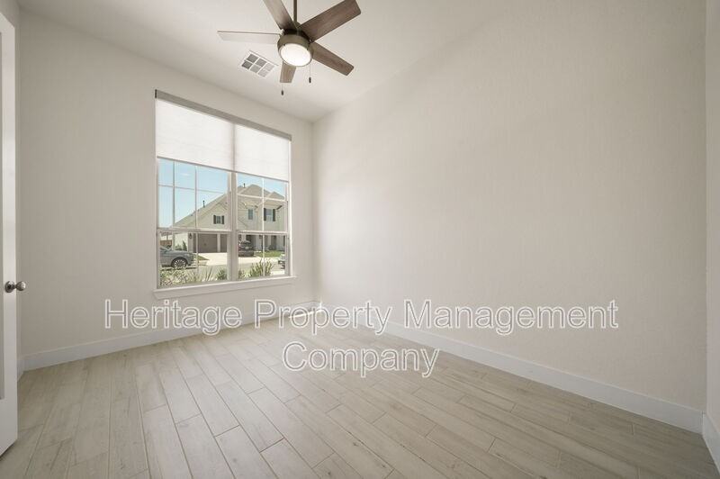 1912 Privet Rd - Photo 6 of 37