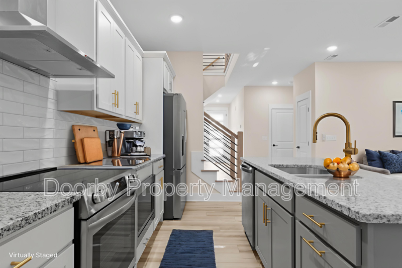 432 Wayne Ave #432 - Photo 5 of 23