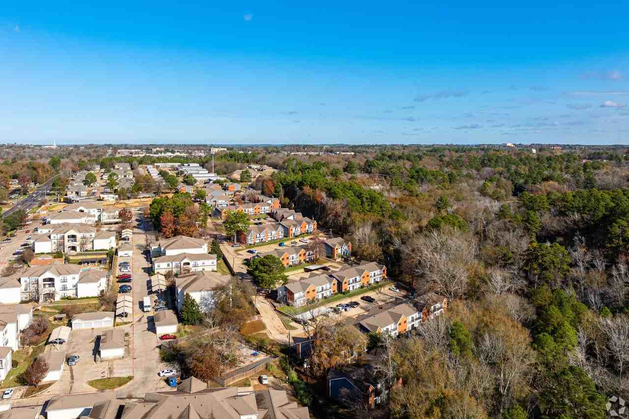 Wildwood - Photo 6 of 40