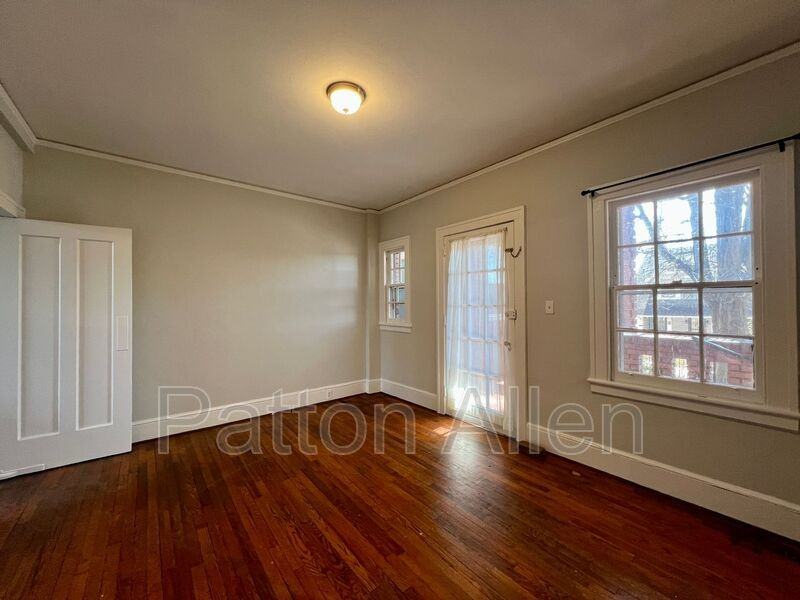 116 E Chestnut St #23 - Photo 6 of 15