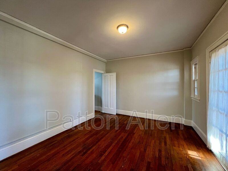 116 E Chestnut St #23 - Photo 7 of 15