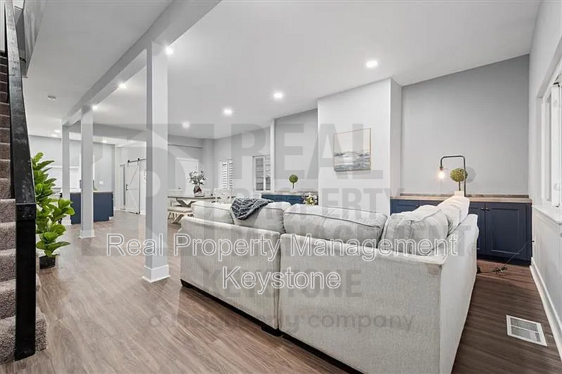 6319 Saint Marie St - Photo 3 of 49