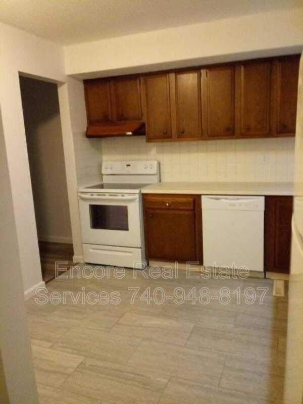 1740 Oak Ct - Photo 2 of 8