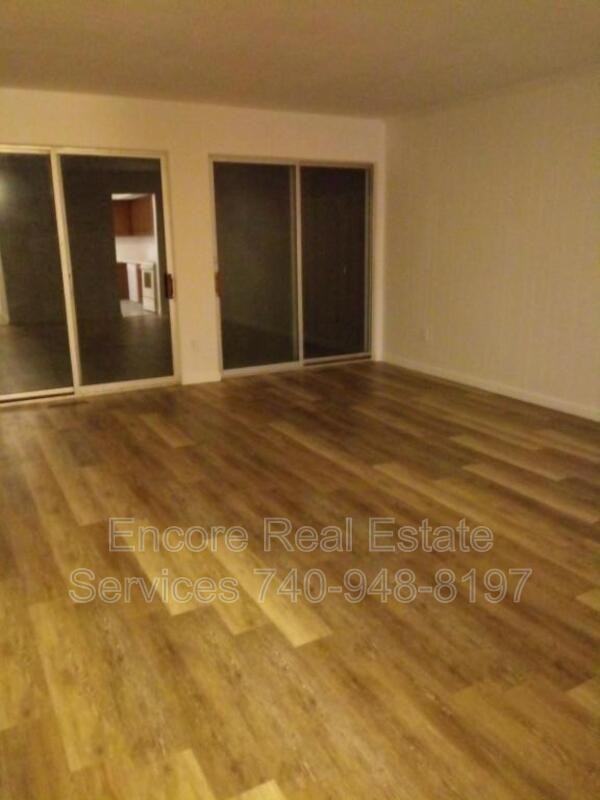 1740 Oak Ct - Photo 3 of 8