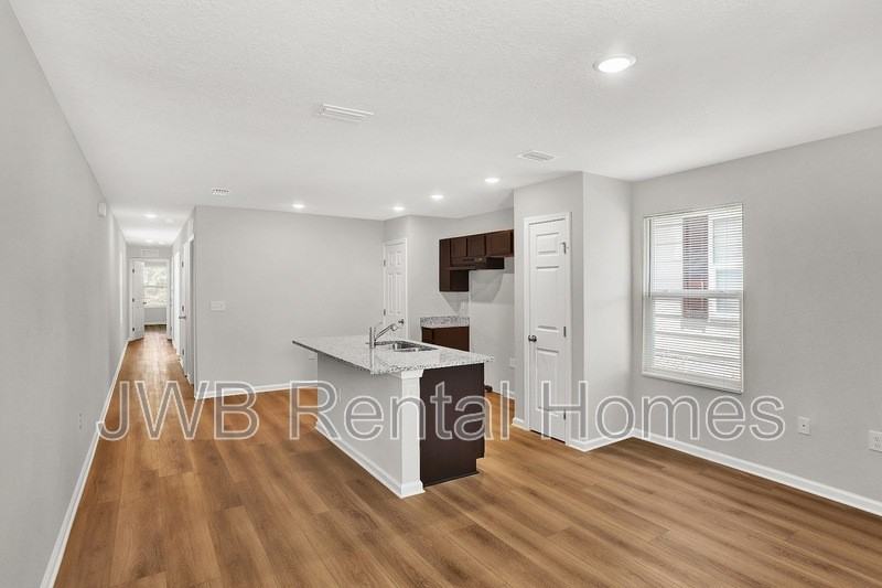 1224 Weare St - Photo 2 of 14