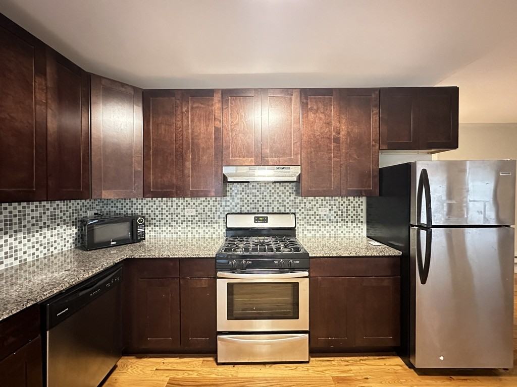 811 Elm St #209 - Photo 4 of 21