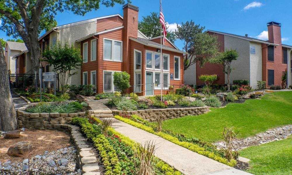 Infinity on the Oaks - Photo 2 of 77